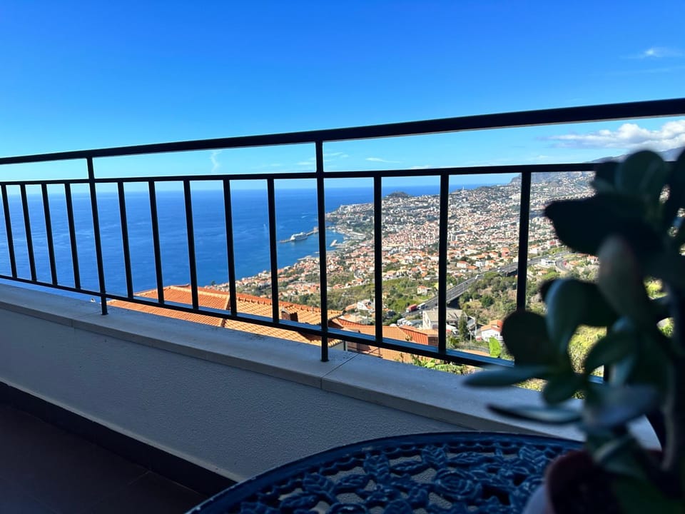 Day, View (from property/room), Balcony/Terrace, City view, Sea view