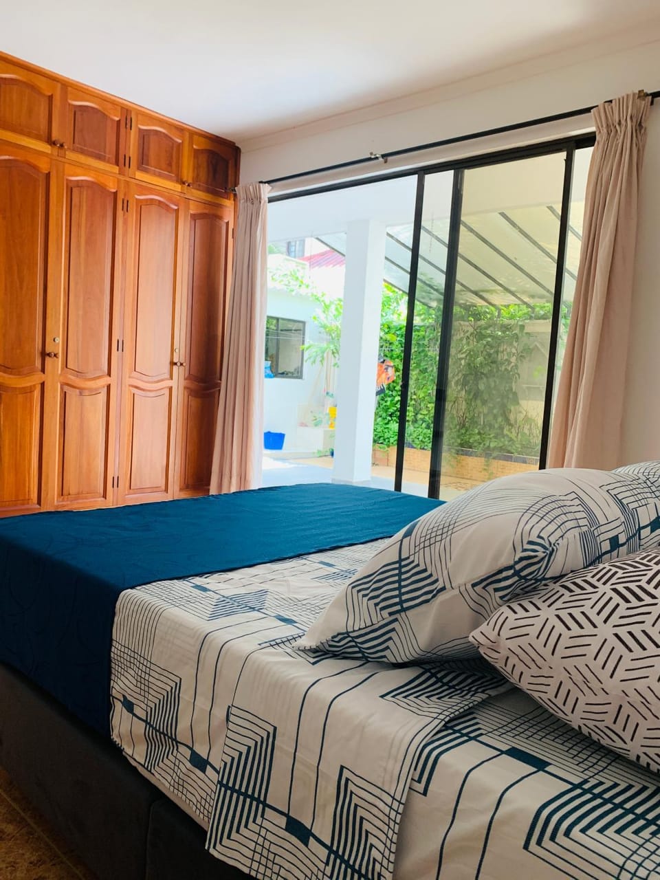 Bed, Photo of the whole room, wardrobe
