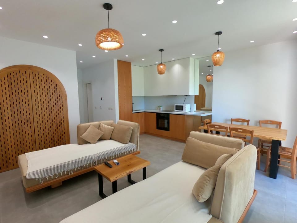 Kitchen or kitchenette, Living room, Seating area