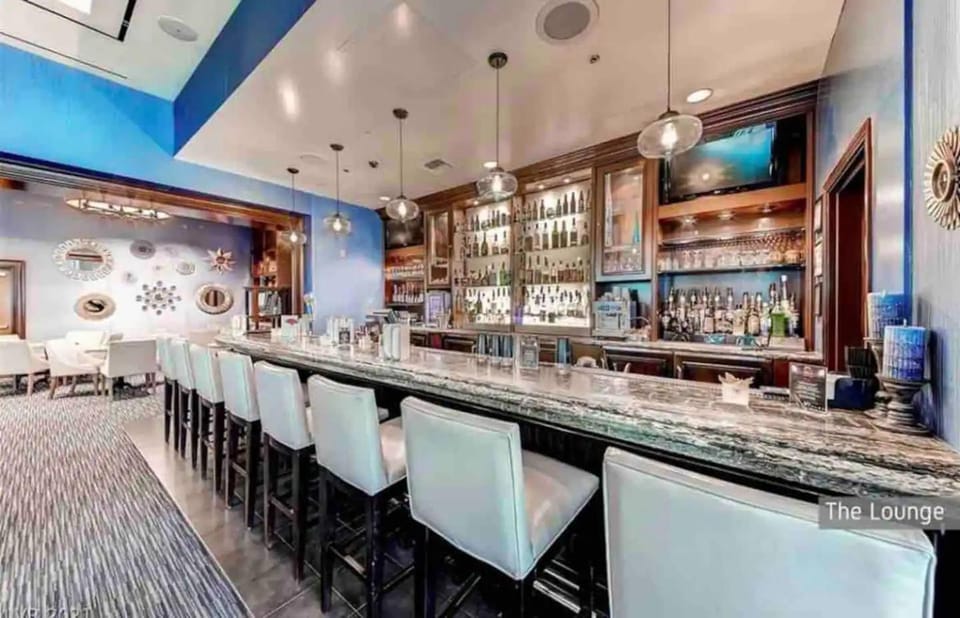 Lucky Gem Penthouse & Luxury Suites at MGM Signature Resort, Balcony Strip View 1607 Hotel in Las Vegas Strip