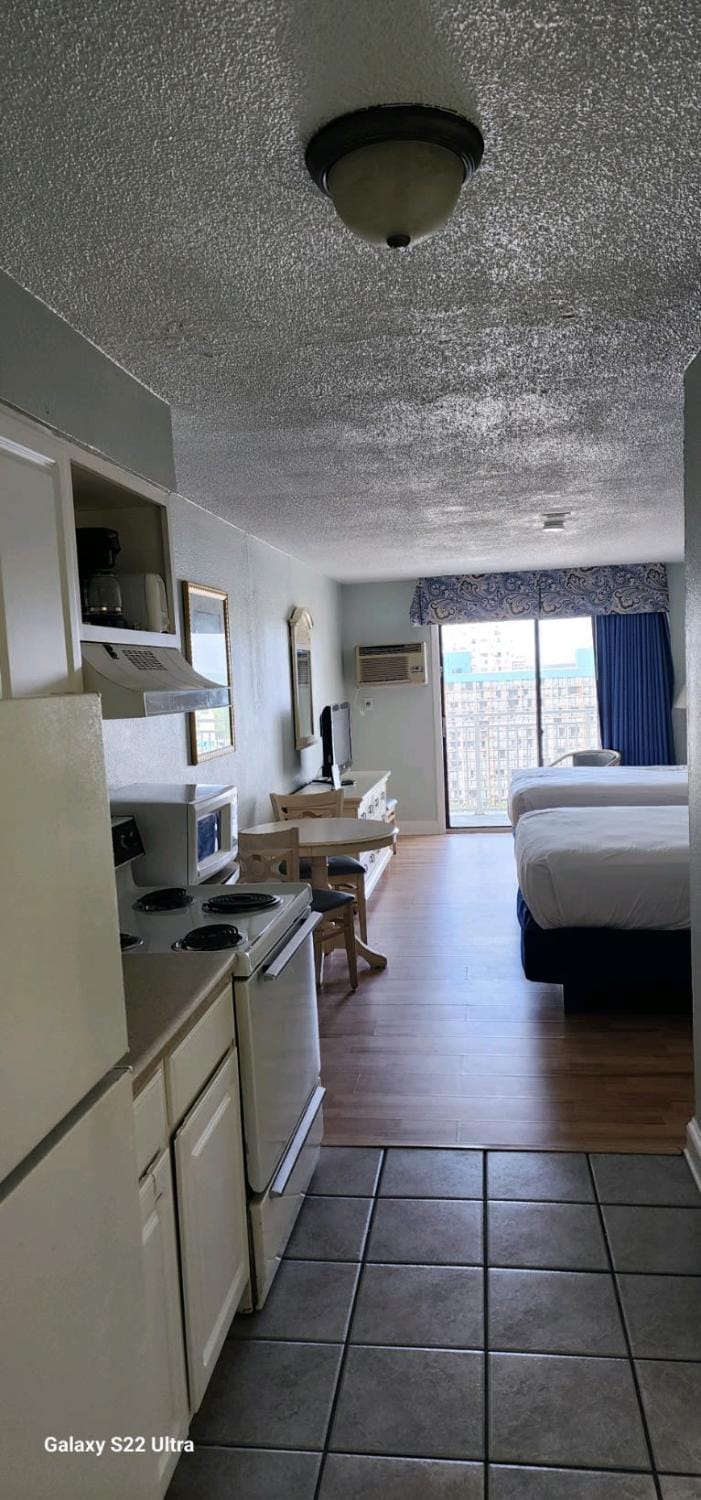 Oceanview Efficiency DW1603 Apartment in Myrtle Beach