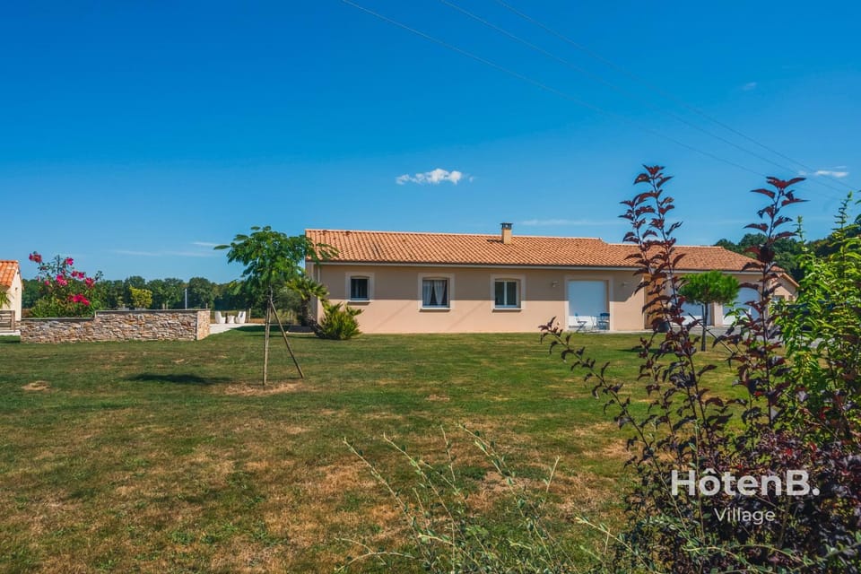 Property building, Garden, Garden view