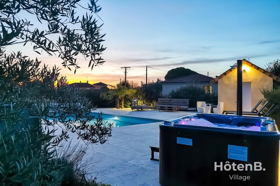 "Les Lièvres" House Air-conditioned Relaxation Oasis with Pool & Jacuzzi House in Nouvelle-Aquitaine