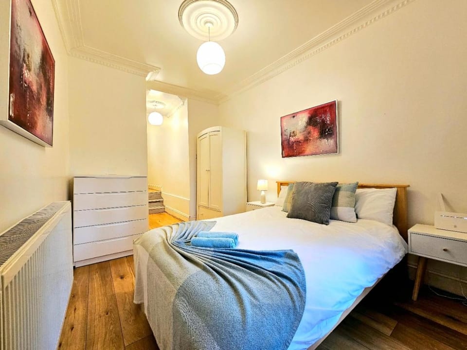 Bed, Photo of the whole room, Bedroom, towels, wardrobe