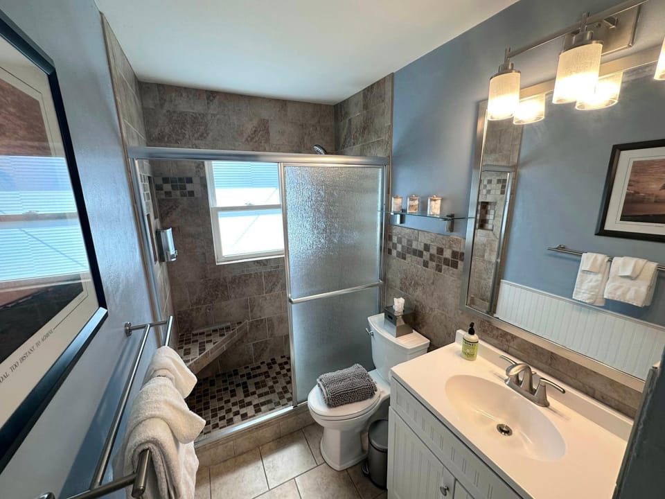 Charming Duplex on Main Apartment in Saint Charles