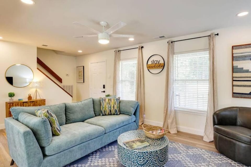 Contemporary Stylish Home btw DWTN Savannah&Tybee! House in Wilmington Island
