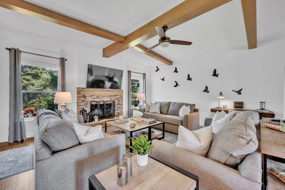 Communal lounge/ TV room, TV and multimedia, Living room, Seating area, Evening entertainment, fireplace
