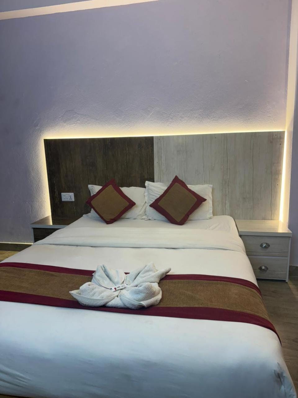 Photo of the whole room, Bedroom