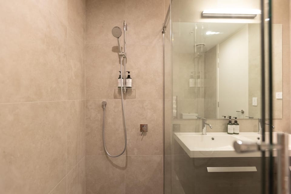 Luxury 2 Bedroom CBD Apartment with Free Parking Apartment in Christchurch
