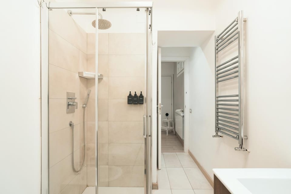 Casa Nicola - Modern 2BR Apt in Trastevere, Central Rome Apartment in Rome