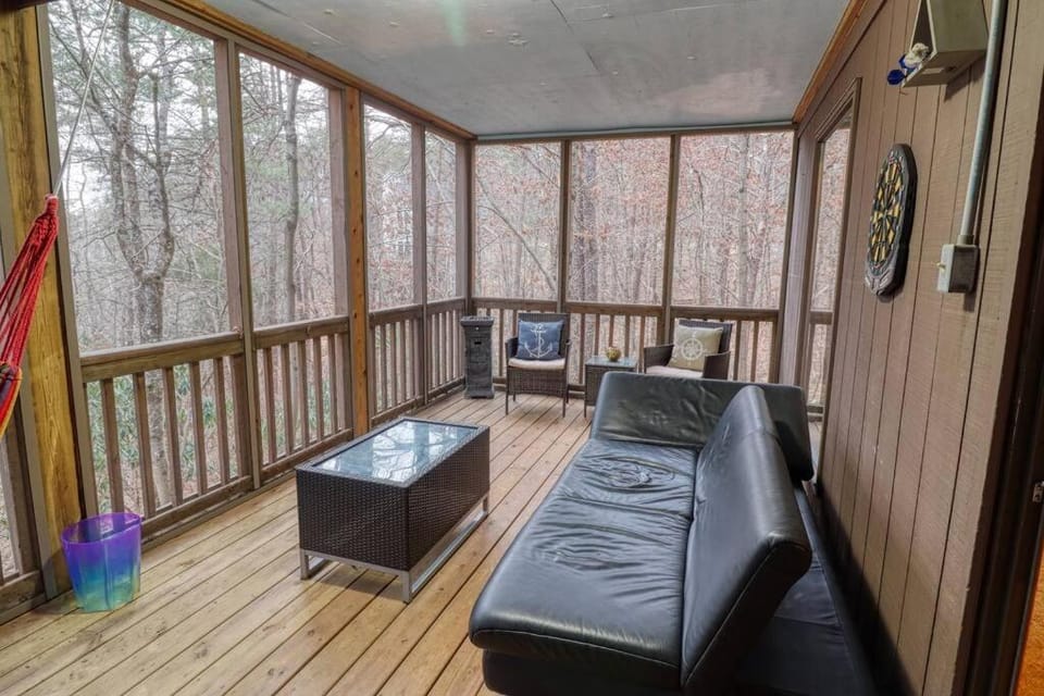 4-Bedroom+Loft-Sauna-Pool table-Bar-2 Fireplaces Chalet in Basye