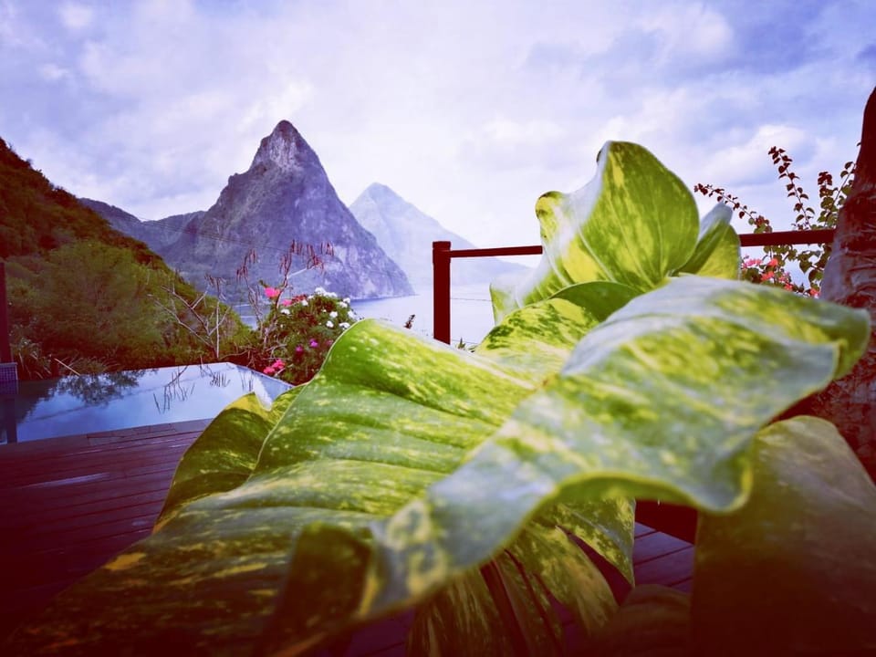 Nearby landmark, Natural landscape, Mountain view