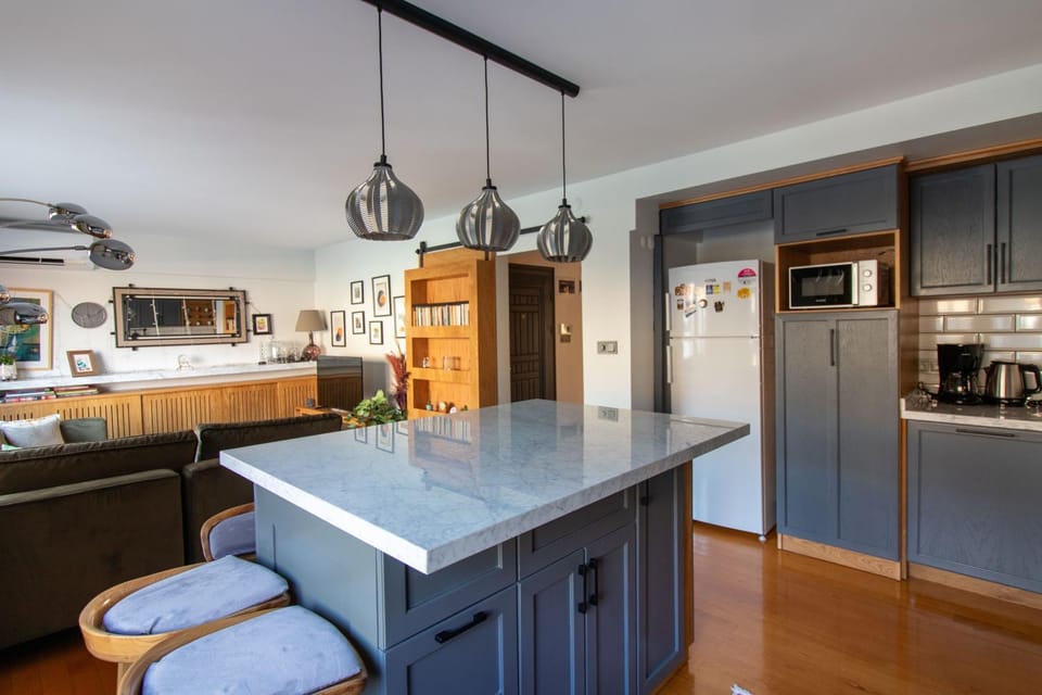 Kitchen or kitchenette, Dining area, dishwasher, oven, stove, toaster