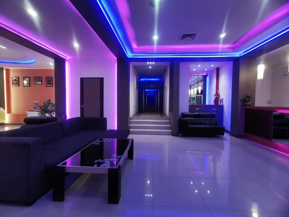 Communal lounge/ TV room, TV and multimedia, Seating area