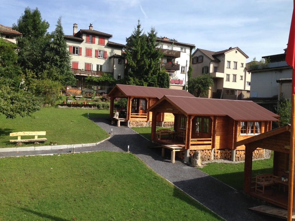 Restaurant/places to eat, Natural landscape, Bird's eye view, BBQ facilities, Garden, Garden, Balcony/Terrace, Seating area, Communal kitchen, Garden view, Mountain view, Supermarket/grocery shop, Shopping Area, Family, Family