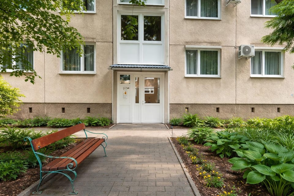 Property building, Spring, Day, Garden, Garden view