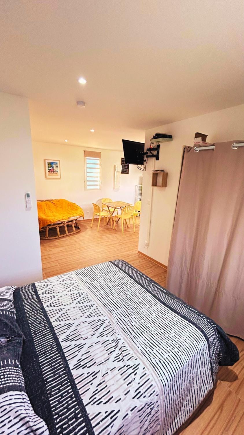 Photo of the whole room
