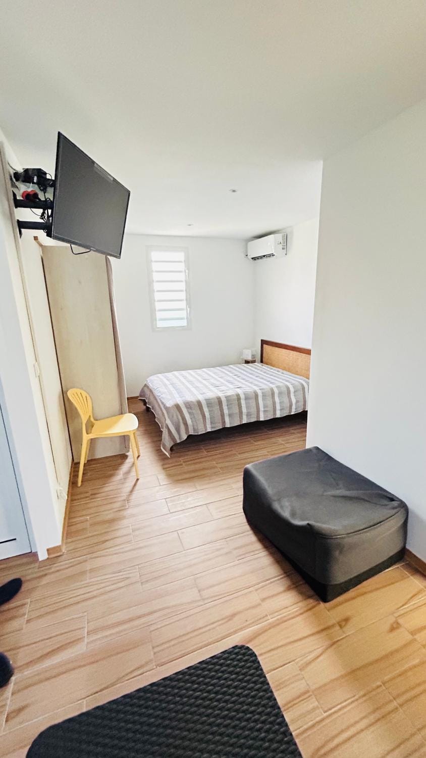 Photo of the whole room