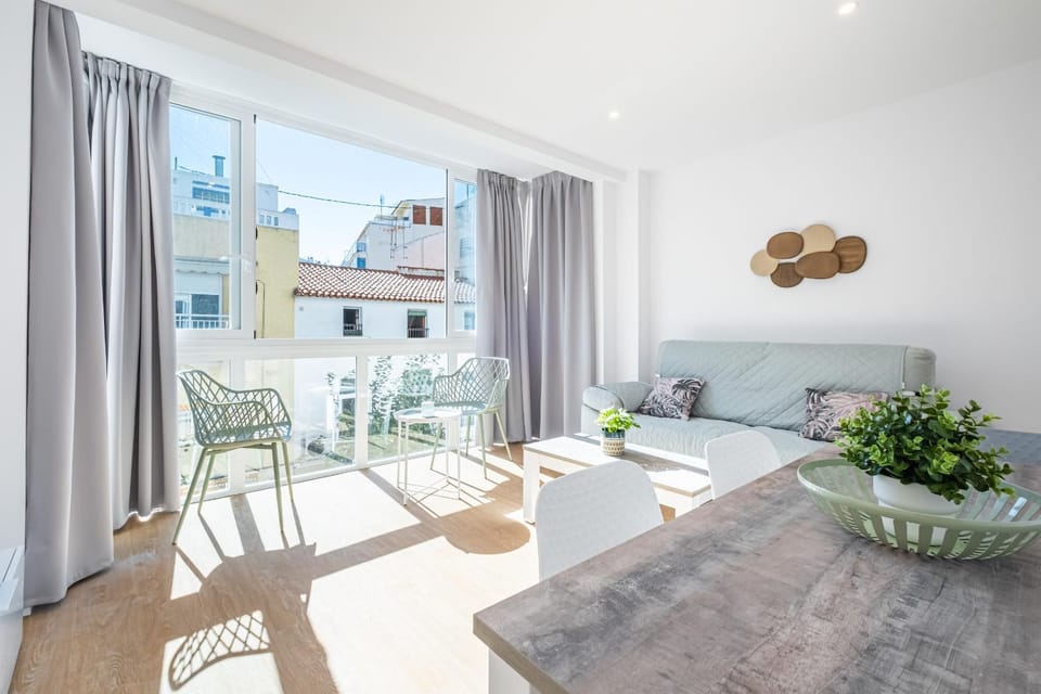 Day, View (from property/room), Living room, Dining area