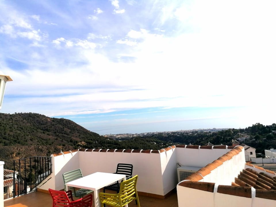 View (from property/room), Balcony/Terrace, Mountain view