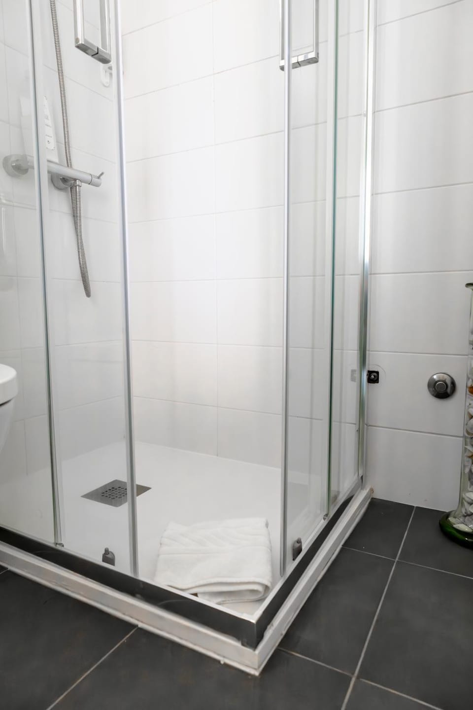 Shower, Bathroom, towels