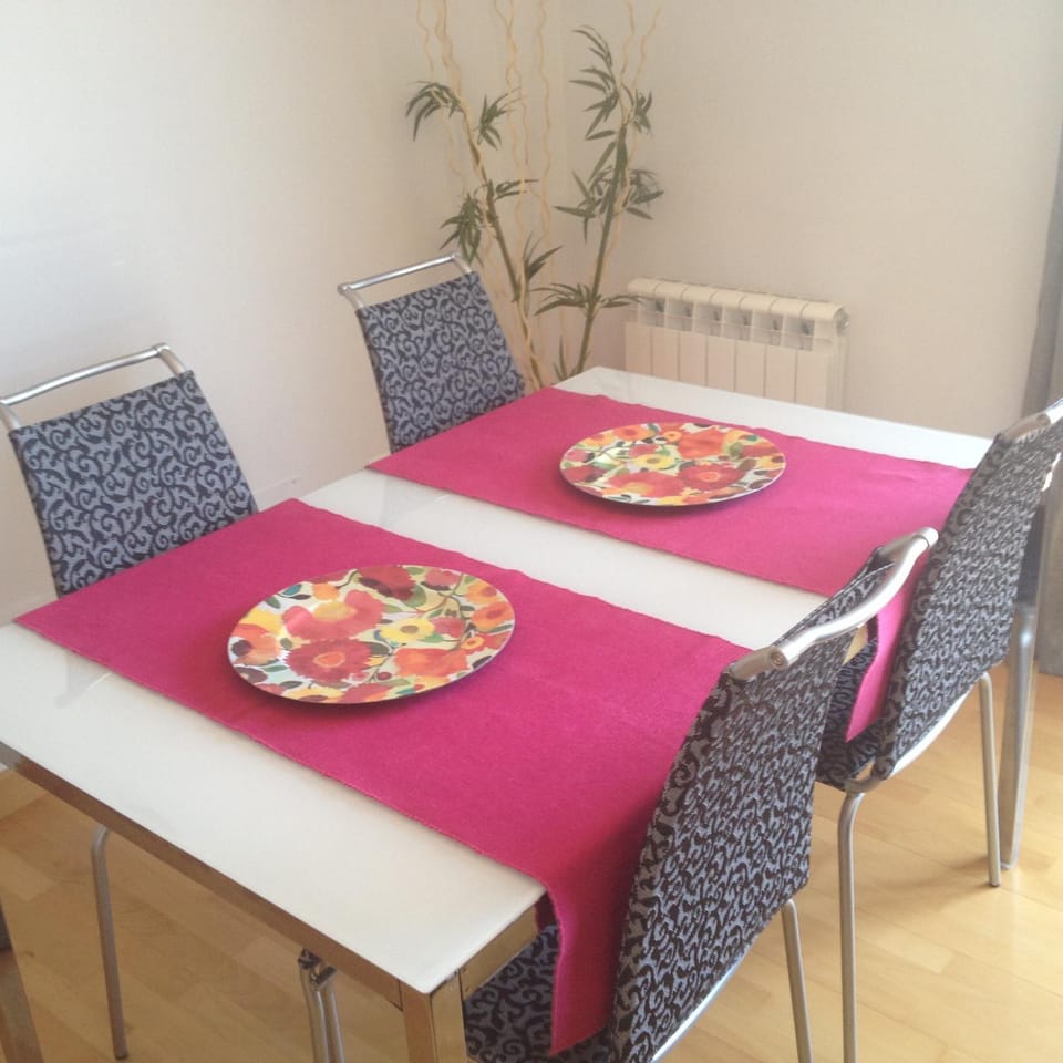 Atico, Piscina, AC, WI-FI y Parking Gratis, Gran Terraza, VUT 47-79 Apartment in Valladolid