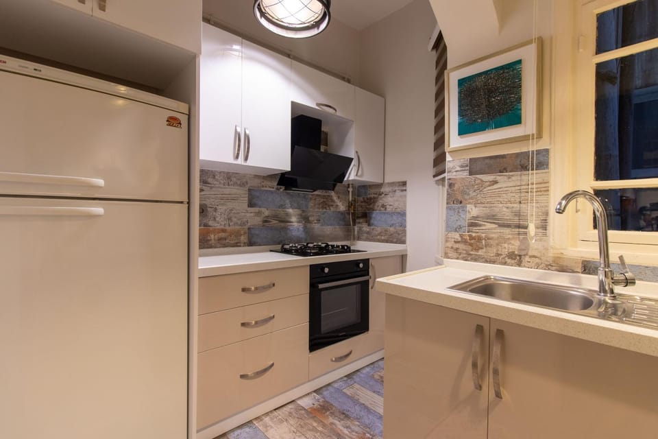 Historic & Cozy 2BR Nisantasi Flat w High Ceilings Apartment in Istanbul