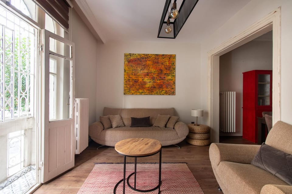Historic & Cozy 2BR Nisantasi Flat w High Ceilings Apartment in Istanbul
