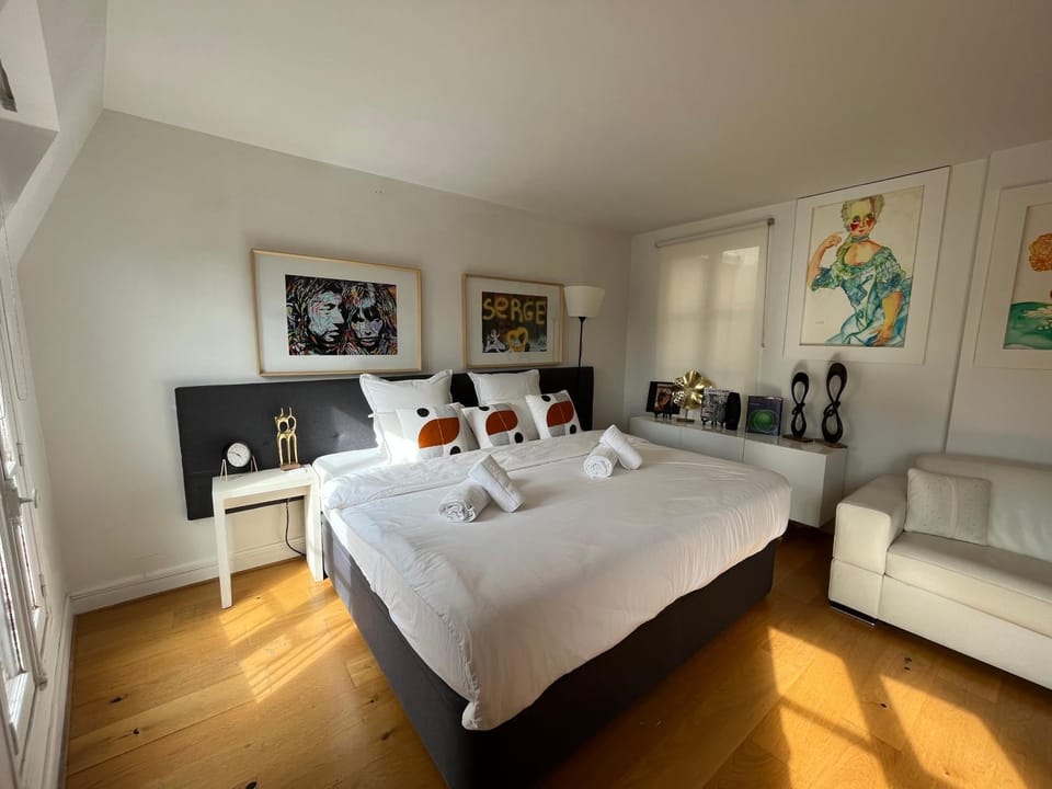 Photo of the whole room