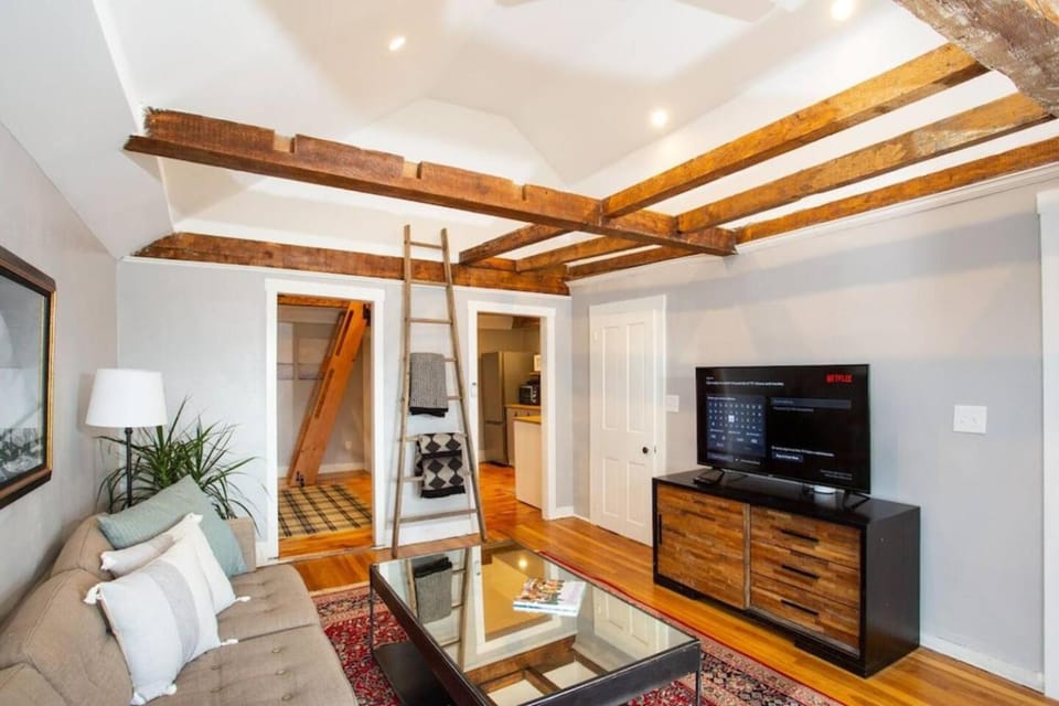 The Seabird Suite Apartment in Marblehead