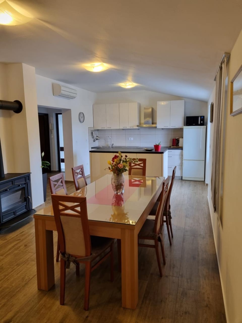 Living room, Dining area