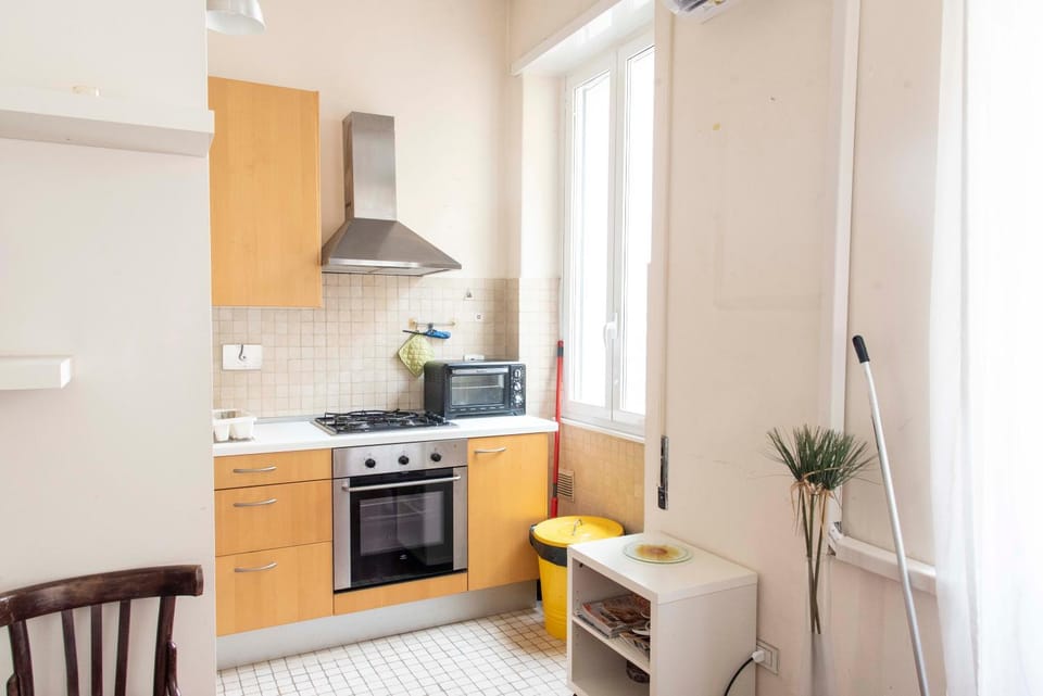 Kitchen or kitchenette, Dining area, oven, stove, toaster