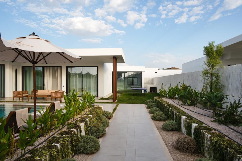 Property building, Day, Garden, Garden view