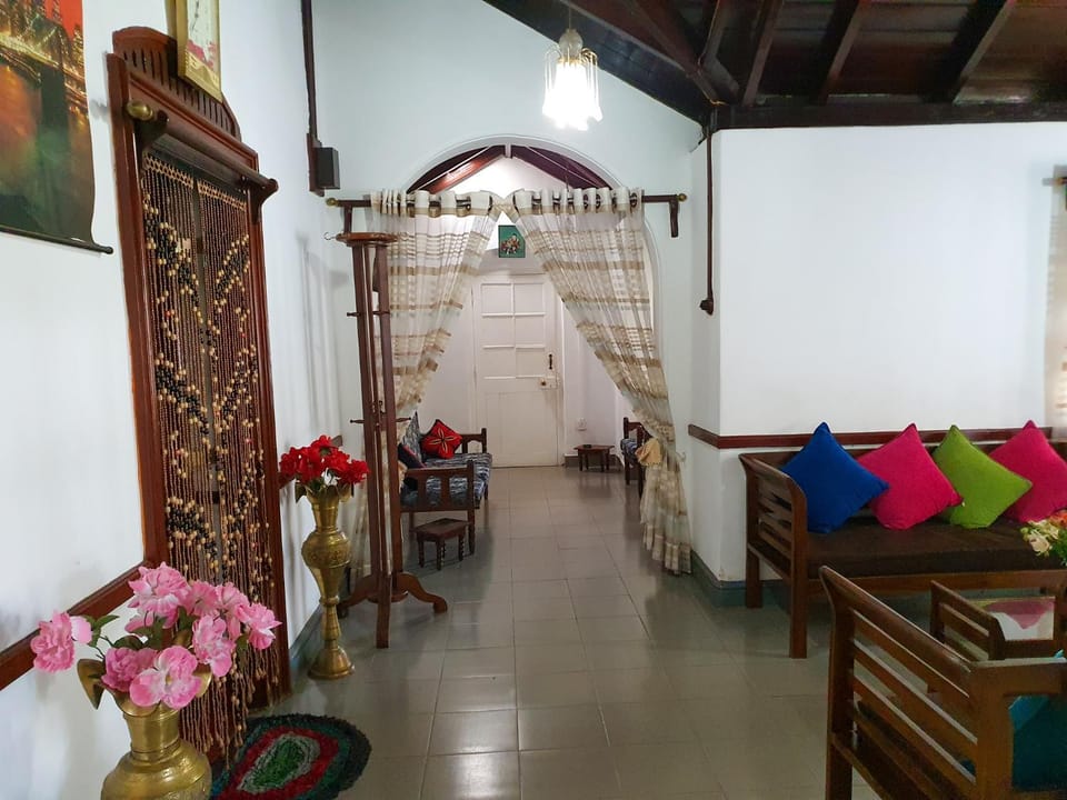 Ruchi House Bed and Breakfast in Nuwara Eliya
