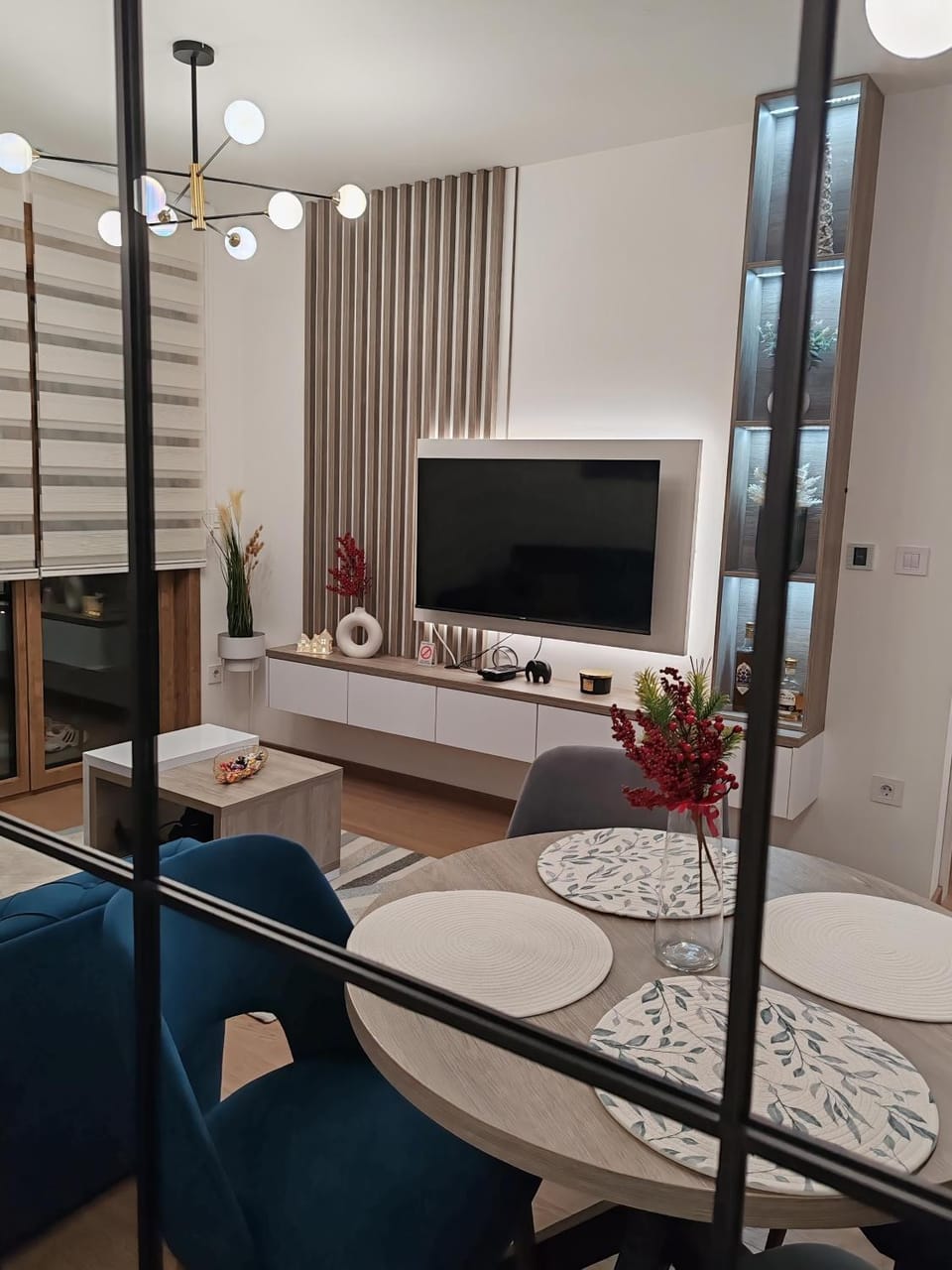 Living room, Dining area