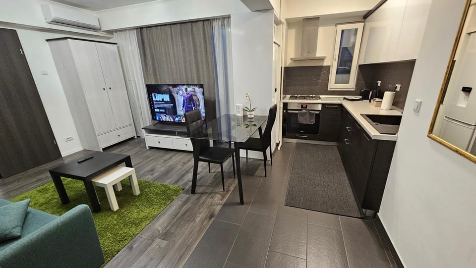 Communal lounge/ TV room, TV and multimedia, Kitchen or kitchenette, Living room, Seating area, Dining area, Evening entertainment, minibar, pet friendly, toaster