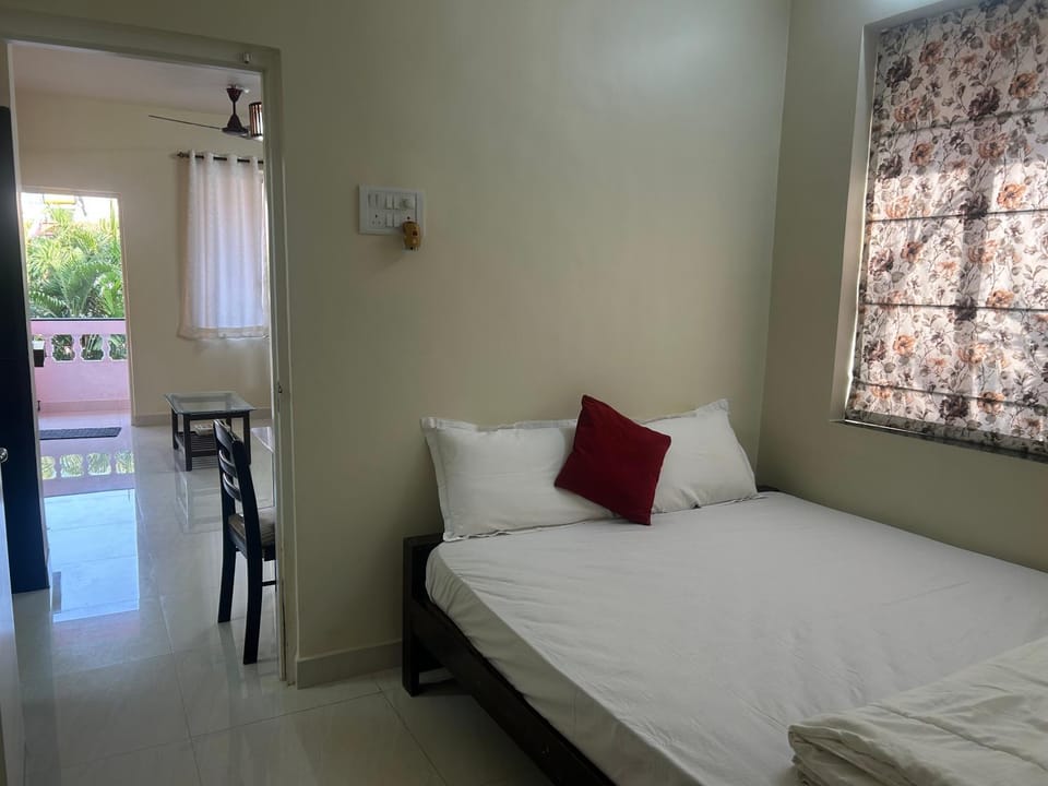 Spacious Studio & Pool facility. Apartment in Benaulim