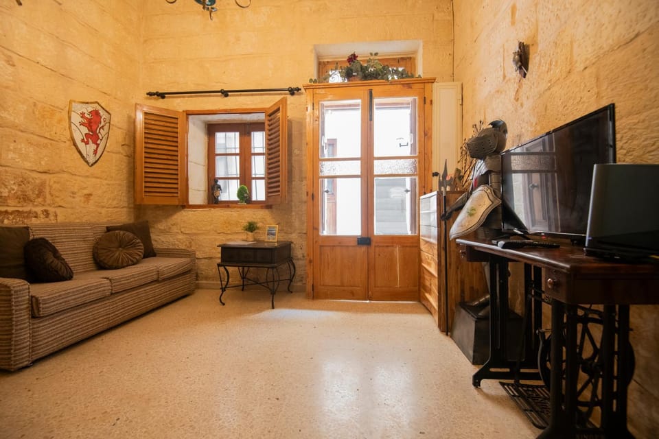 Living room, Decorative detail, Seating area