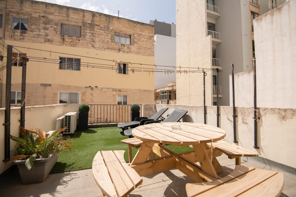 Property building, Day, Balcony/Terrace, Seating area, sunbed
