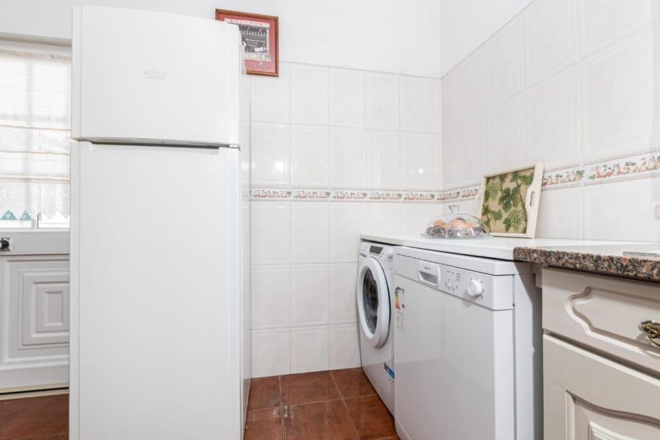 dishwasher, washing machine