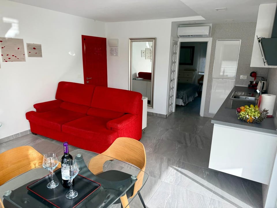 Day, Living room, Seating area
