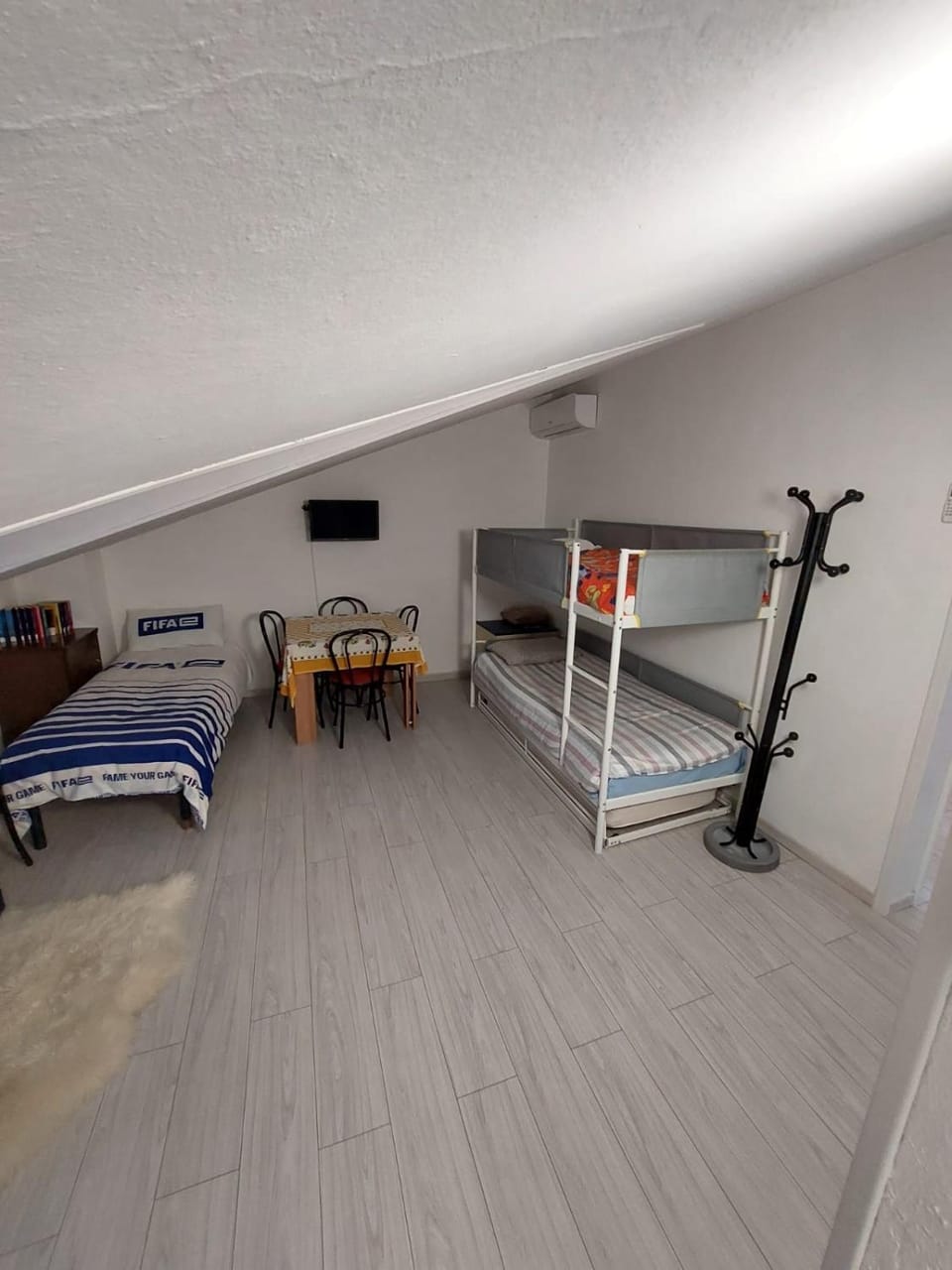 Bed, Bedroom, bunk bed