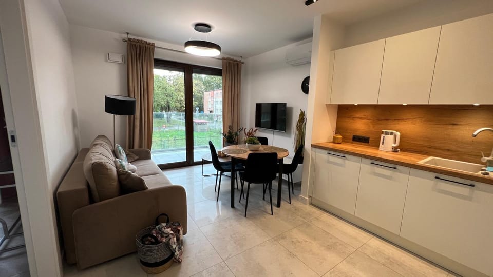 Communal lounge/ TV room, Kitchen or kitchenette