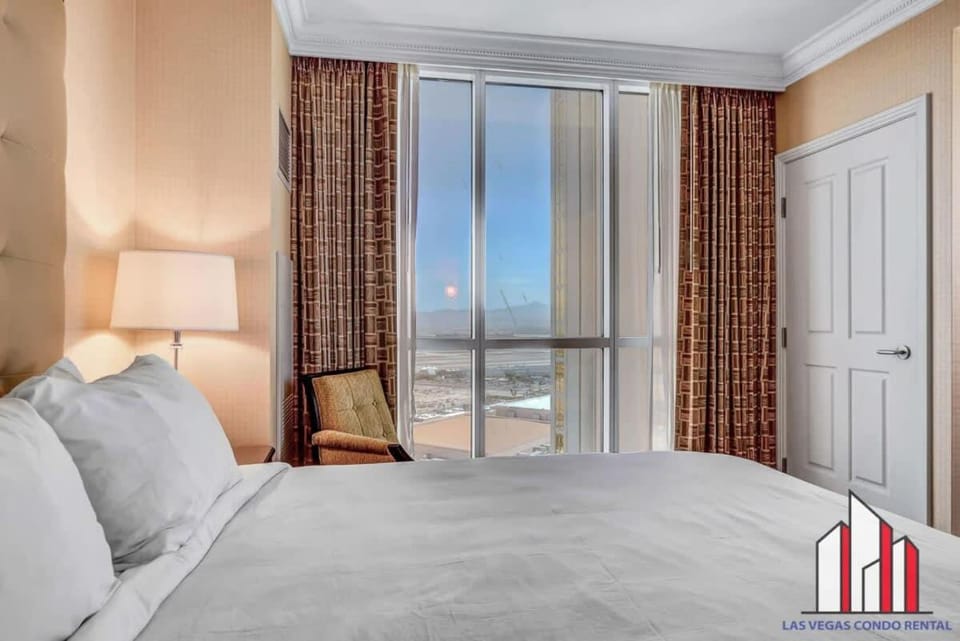 Signature 2Br3Ba balcony combo units 31-702 and 04 House in Las Vegas Strip