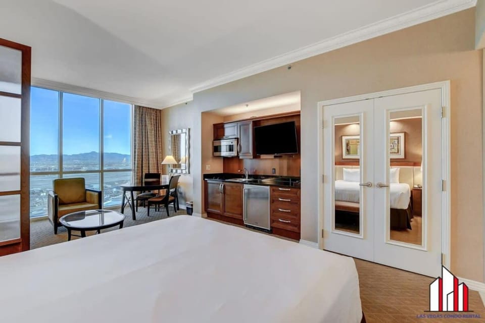 MGM Signature-31-704 Jacuzzi Studio House in Las Vegas Strip