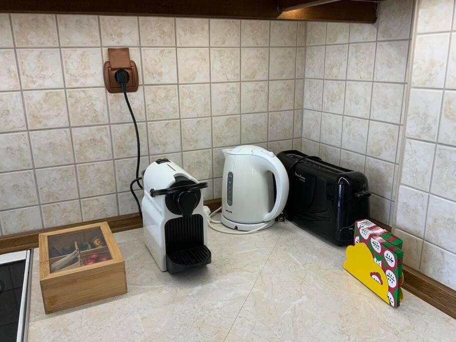 Coffee/tea facilities, toaster
