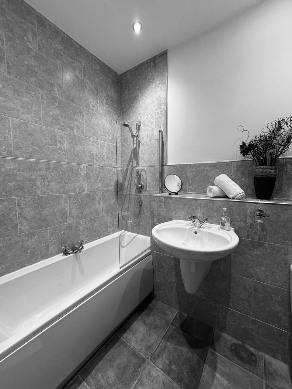 Spanish City View 1, Stylish Sea Front Apartment Free Onsite Parking Apartment in Whitley Bay