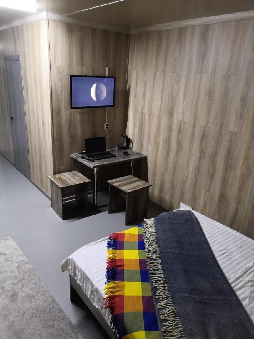 Bed, TV and multimedia, Photo of the whole room, Evening entertainment, Bedroom