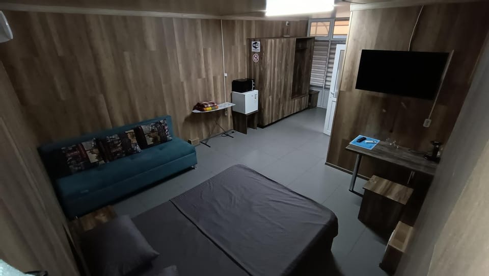Bed, TV and multimedia, Photo of the whole room, Bedroom, minibar, towels, wardrobe