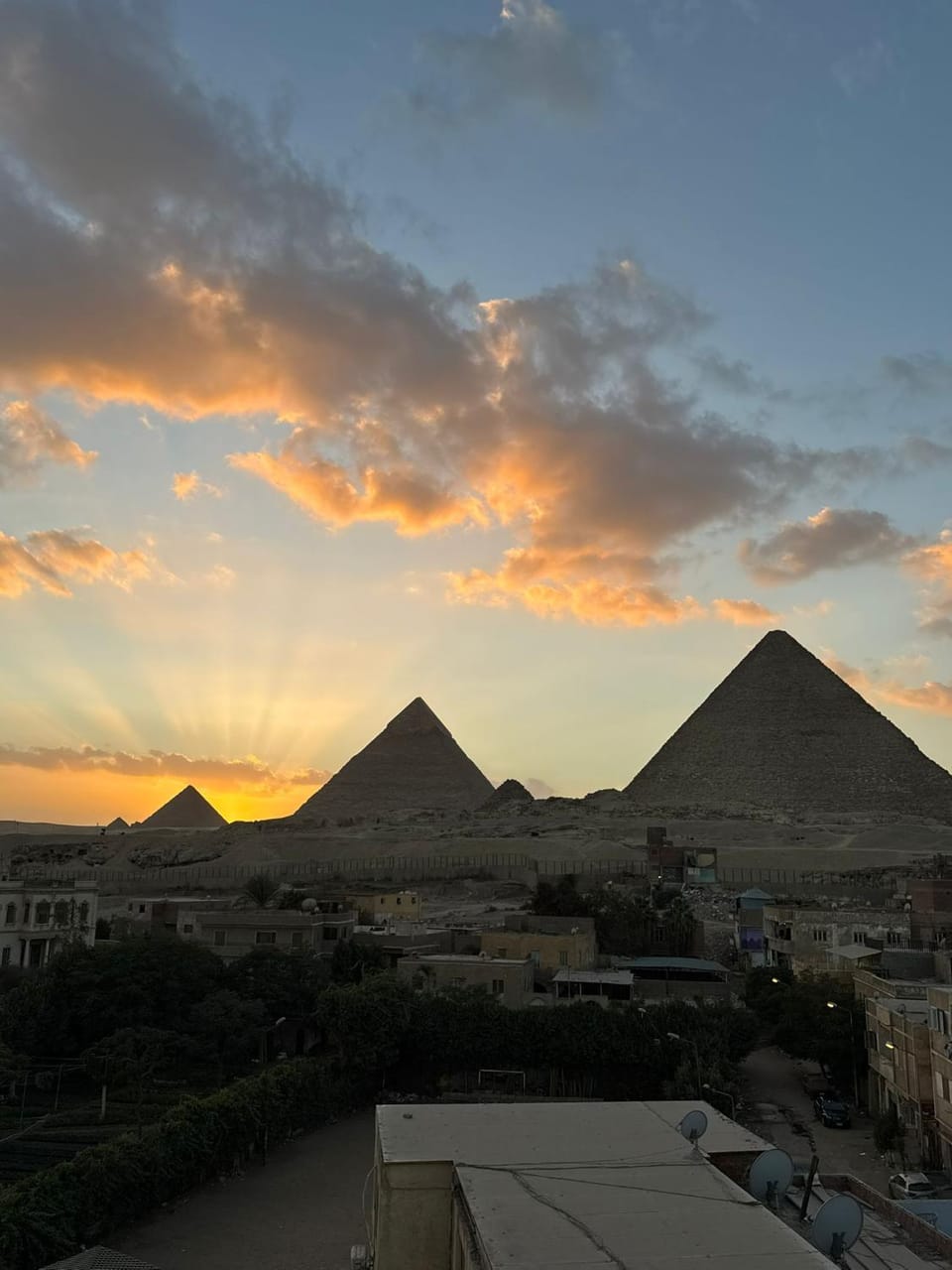 pyramids show inn Hotel in Egypt